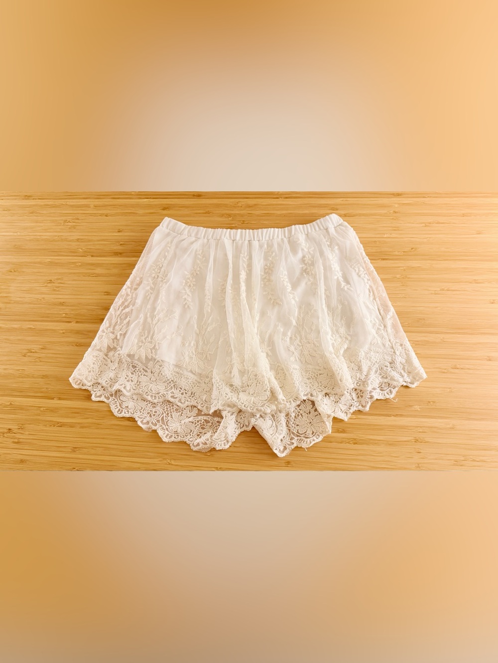 Charlotte Russe White Embroidered Lace Shorts – Size Medium